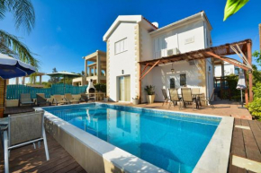 SunnyVillas: 3BR Cozy Villa☆Private Pool☆NissiBeach - Villa Lake